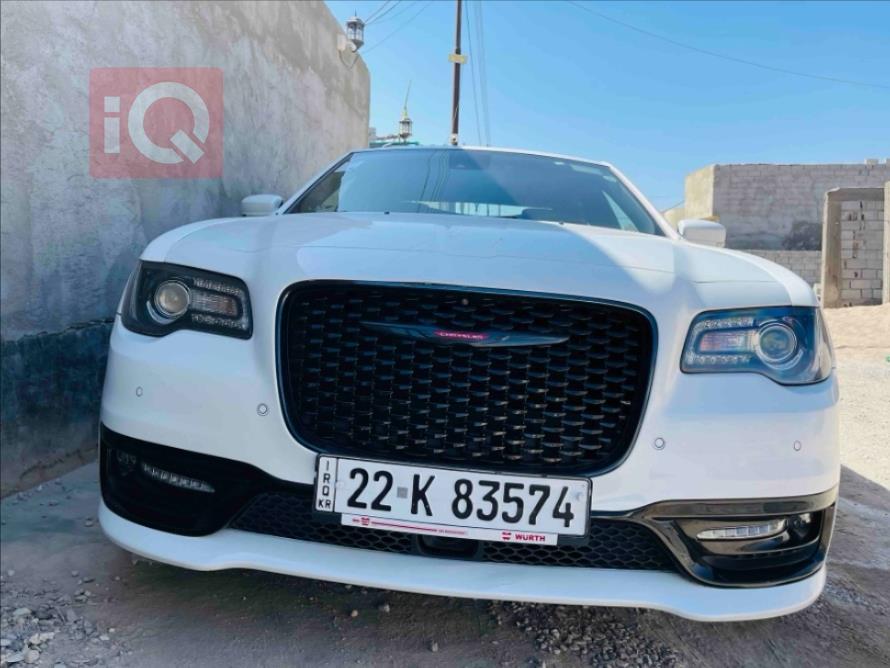 کرایسلەر 300